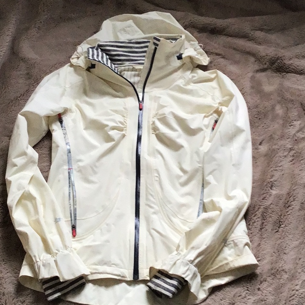 Lululemon spring wind breaker run jacket
